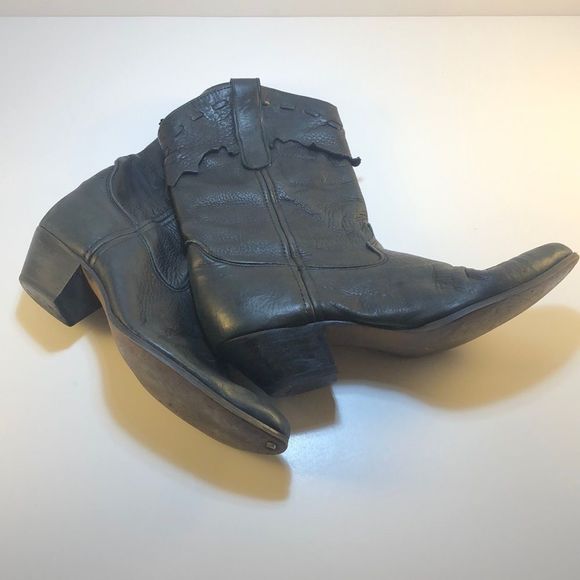 Shoes - Women’s western boots 